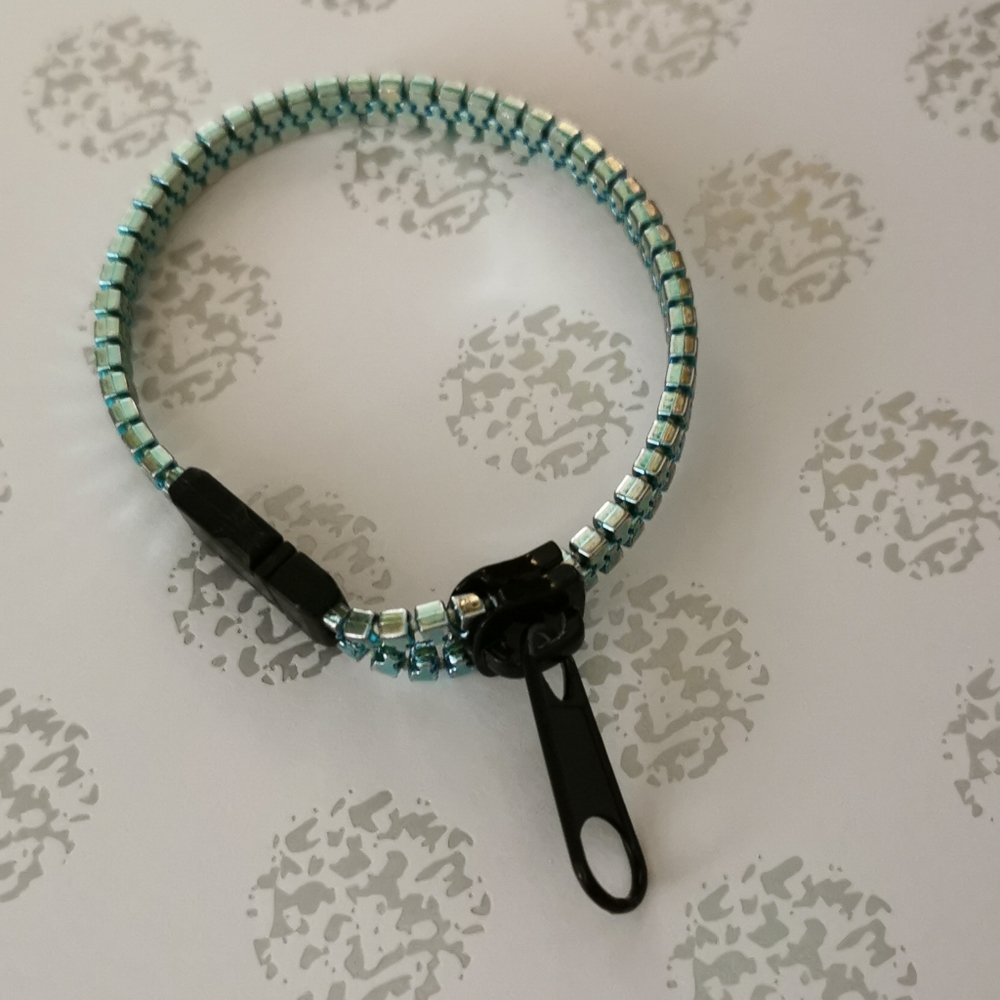 Zipper bracelet